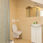 B&B 