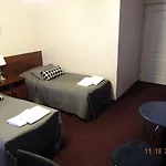 B&B 